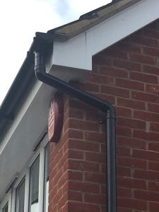 Deep flow guttering installation